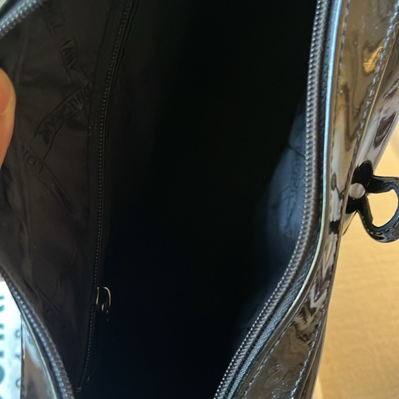 Longchamp patent leather hobo in black - Picture 11 of 12